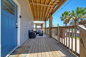 Dual Port A Cottages 2 Complete Homes Walk to the Beach Patio Fully-eq