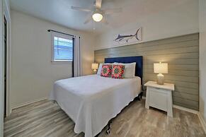 Dual Port A Cottages 2 Complete Homes Walk to the Beach Patio Fully-eq