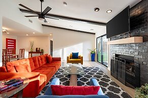 Private Yard w BBQ Games Steps to South Congress Barton Creek Clarksbu