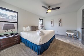 Private Yard w BBQ Games Steps to South Congress Barton Creek Clarksbu