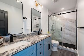 Private Yard w BBQ Games Steps to South Congress Barton Creek Clarksbu