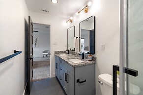 Private Yard w BBQ Games Steps to South Congress Barton Creek Clarksbu