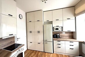 Short Way Apartments GPH