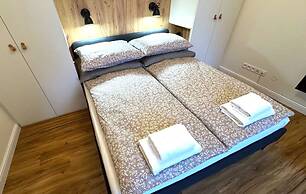 Short Way Apartments GPH