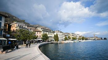 Romantic Benaco Sal - App 02
