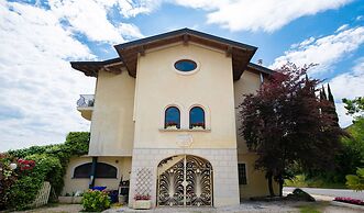 Feeling House - Appartamento Magico Lago
