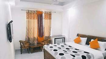 Hotel The Ganga Castle