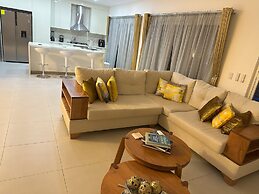 Luxury Villa-Sunny BlueSky W/Ocean-Mtn View