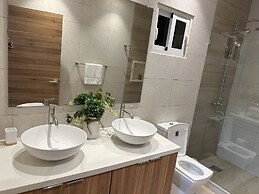 Luxury Villa-Sunny BlueSky W/Ocean-Mtn View