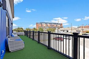 Indy Stadium Villas 711 T