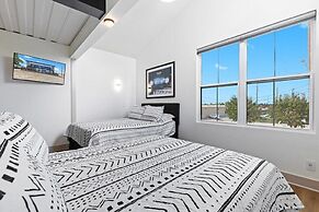 Indy Stadium Villas 711 T