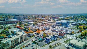 Indy Stadium Villas 711 L