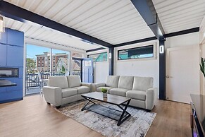 Indy Stadium Villas 711 L