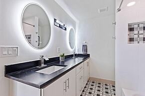 Indy Stadium Villas 711 L