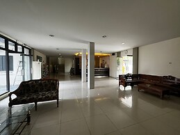 OYO 94442 Jebres Inn