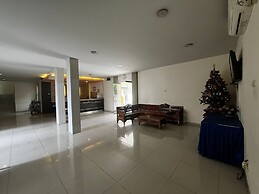 OYO 94442 Jebres Inn