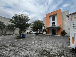 OYO 94442 Jebres Inn