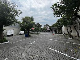 OYO 94442 Jebres Inn