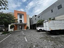 OYO 94442 Jebres Inn