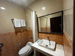 OYO 94442 Jebres Inn