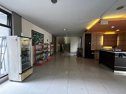 OYO 94442 Jebres Inn