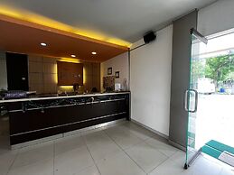 OYO 94442 Jebres Inn