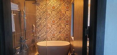 Tam Coc Center Luxury Hotel & Villa