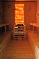 Tam Coc Center Luxury Hotel & Villa