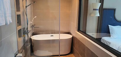 Tam Coc Center Luxury Hotel & Villa