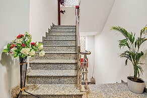 Treebo Elegant Palace