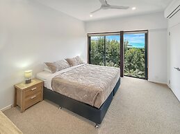 The BoatHouse - Private 4 bedroom house