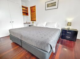 The BoatHouse - Private 4 bedroom house