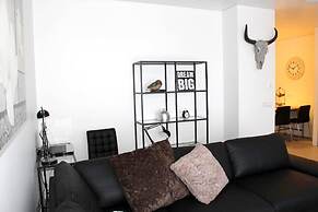 Halllandsnes Apartments