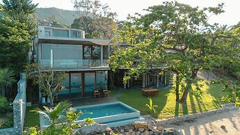 Vows Villa Beachfront