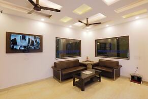 Hotel Dolphin Near IGI Airport