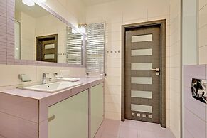 Hallera 165 by Downtown Apartments