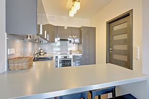 Hallera 165 by Downtown Apartments