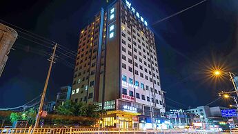 Yuntai Guanjing International Hotel