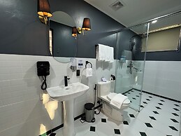 La Planta Hotel and Restaurant