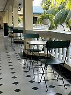 La Planta Hotel and Restaurant