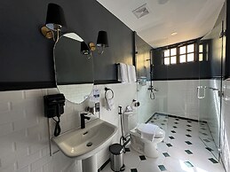 La Planta Hotel and Restaurant