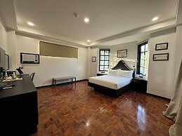 La Planta Hotel and Restaurant