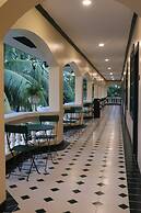 La Planta Hotel and Restaurant