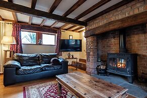 The Threshing Barn-Stunning 5 BD Retreat