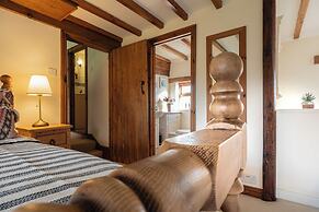 The Threshing Barn-Stunning 5 BD Retreat