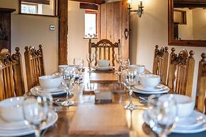 The Threshing Barn-Stunning 5 BD Retreat