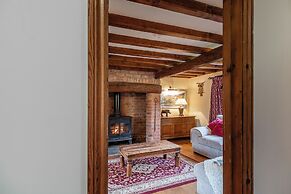 The Threshing Barn-Stunning 5 BD Retreat