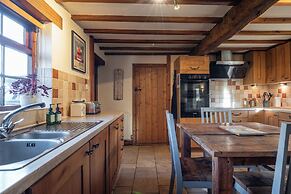 The Threshing Barn-Stunning 5 BD Retreat