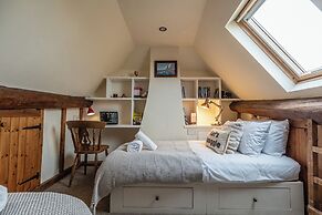 The Threshing Barn-Stunning 5 BD Retreat