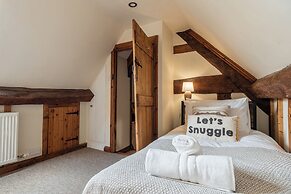 The Threshing Barn-Stunning 5 BD Retreat